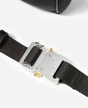 Load image into Gallery viewer, Vertical Camera Bag (Black)
