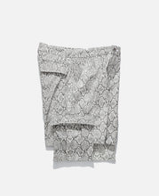 Load image into Gallery viewer, Faux Leather Snakeskin Cargo Short (White)
